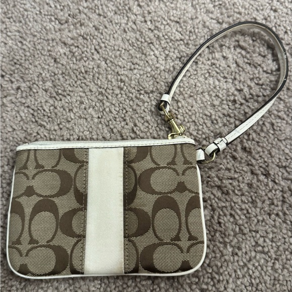 Coach Tan and Cream Signature Clutch - Picture 3 of 3
